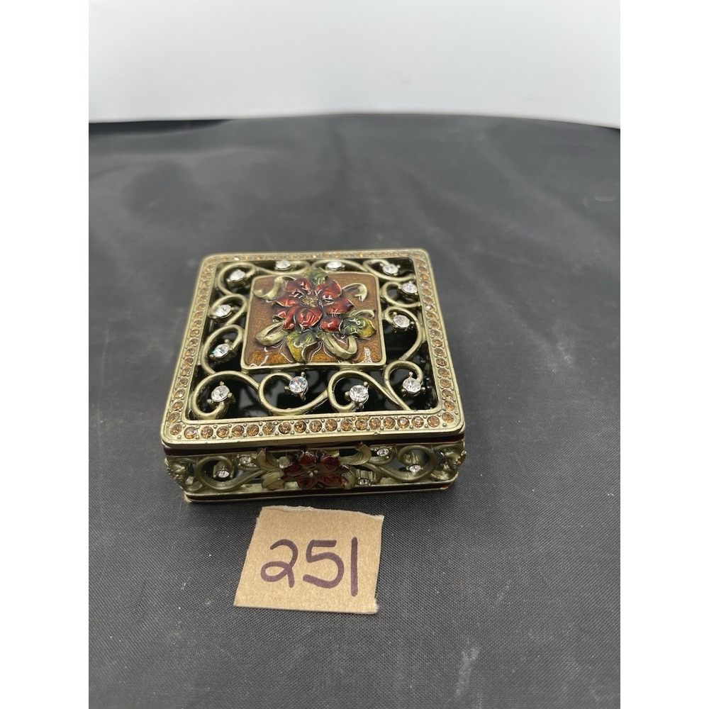 Gorgeous jewel trinket box with enamel flour‎ 3" x 3" nice quality